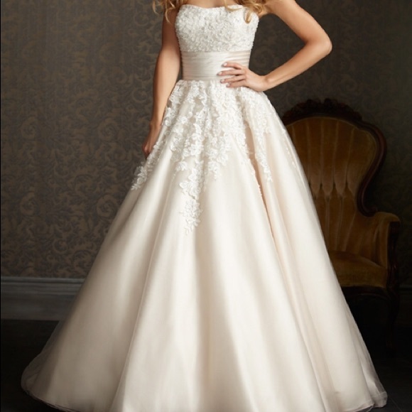 Allure Bridals Ivory Wedding Dress (Style 2513) - Picture 3 of 8